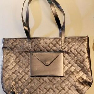 BATH & BODY WORKS VIP FASHIONABLE LARGE GRAY SILVER TOTE BAG Brand New